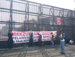 Demo Pro-Kontra Pemakzulan Jokowi di Gedung DPR Hari ini