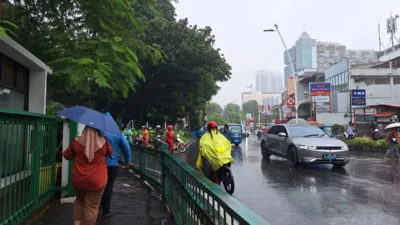 34 Ruas Jalan di Jakarta Tergenang Banjir Pada Kamis Pagi