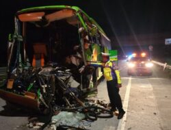 Polda Jatim Ungkap Kronologi Kecelakaan Bus Pariwisata di Tol Jombang-Mojokero