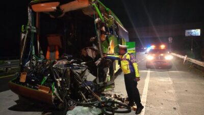 Polda Jatim Ungkap Kronologi Kecelakaan Bus Pariwisata di Tol Jombang-Mojokero