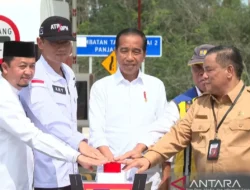 Jokowi Resmikan Jalan Tol Pekanbaru-Padang Sepanjang 24,7 KM di Riau