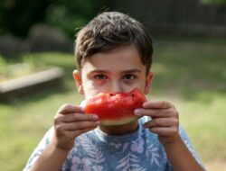 Tips Memilih Makanan yang Baik Untuk Anak Usia 1 Tahun, Usahakan Hindari Makanan Ini