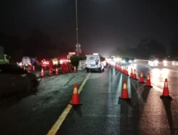 Polisi Lakukan Contraflow Untuk Mengurai Kemacetan Terjadi Imbas Kecelakaan di Tol Jagorawi KM 20+200