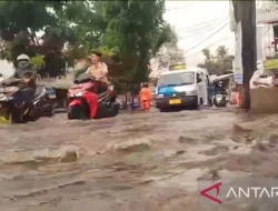 Pemkot Jaktim Akhirnya Bangun Saluran Air di Jalan Raya Jambore Langganan Banjir