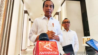 Jokowi Pimpin Rapat Terbatas Bahas Soal Percepatan Produksi Minyak dan Gas