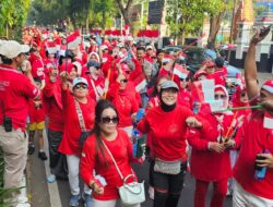 Peringati HUT RI Ke-79, Sekitar 600 Warga Kalibata City “Merahkan” Jalan Taman Makam Pahlawan