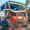 Sopir Diduga Mengantuk, Sebuah Bus Tabrak Truk Sebabkan 5 Orang Luka Ringan 1 Luka Berat